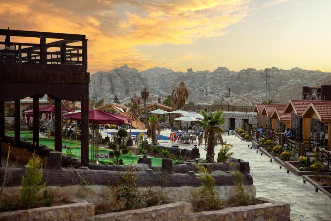Petra Seasons Luxury Resort Al Hayy Esterno foto