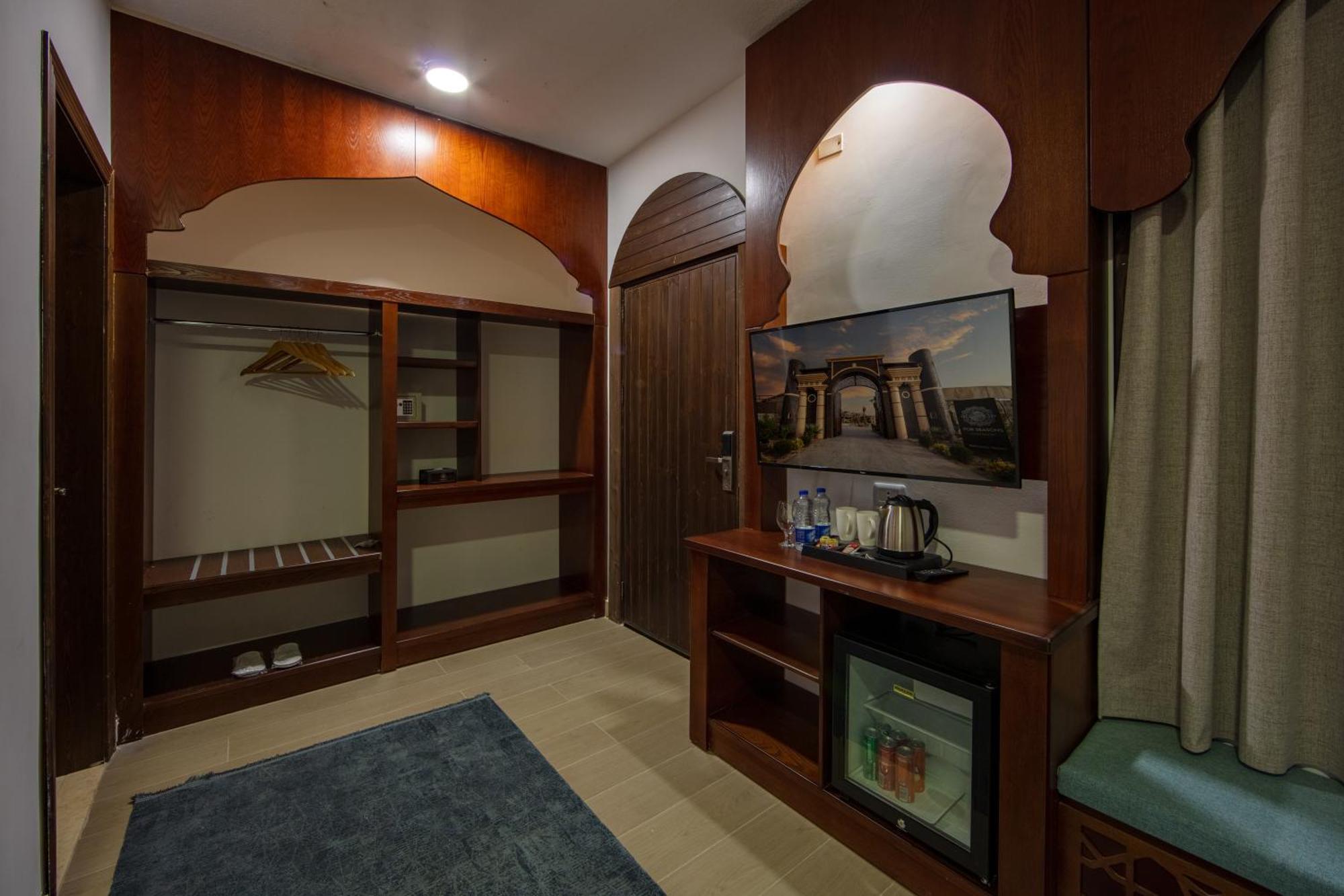 Petra Seasons Luxury Resort Al Hayy Esterno foto