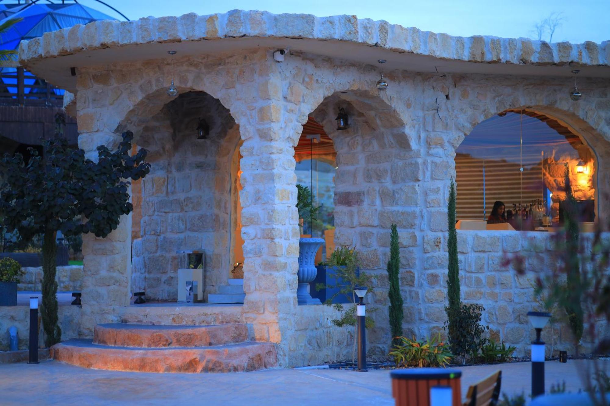 Petra Seasons Luxury Resort Al Hayy Esterno foto